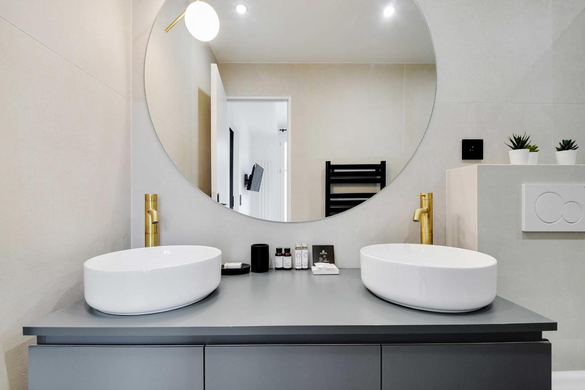 Amazing Apartment 1Br4P Cremieux Gare De Lyon ปารีส ภายนอก รูปภาพ